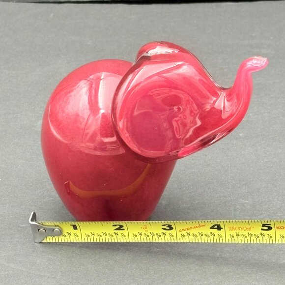 Handcrafted Glass Elephant Figurine Pink Lucky Trunk Up Paperweight Art Deco‎ - Picture 6 of 12